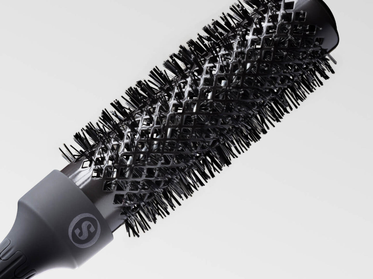 The Benefits of the HeatSense™ Round Brush 33mm for Faster Styling